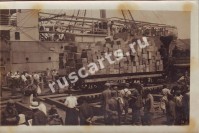 Погрузка имущества чехословаков на корабль