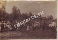 Население деревни Большая Речка уходит в лес перед наступлением белых. 1919г