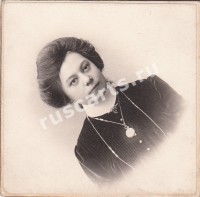 Иркутск. Женщина. Размер 7.7*7.7 см. Фотография Булатова.
